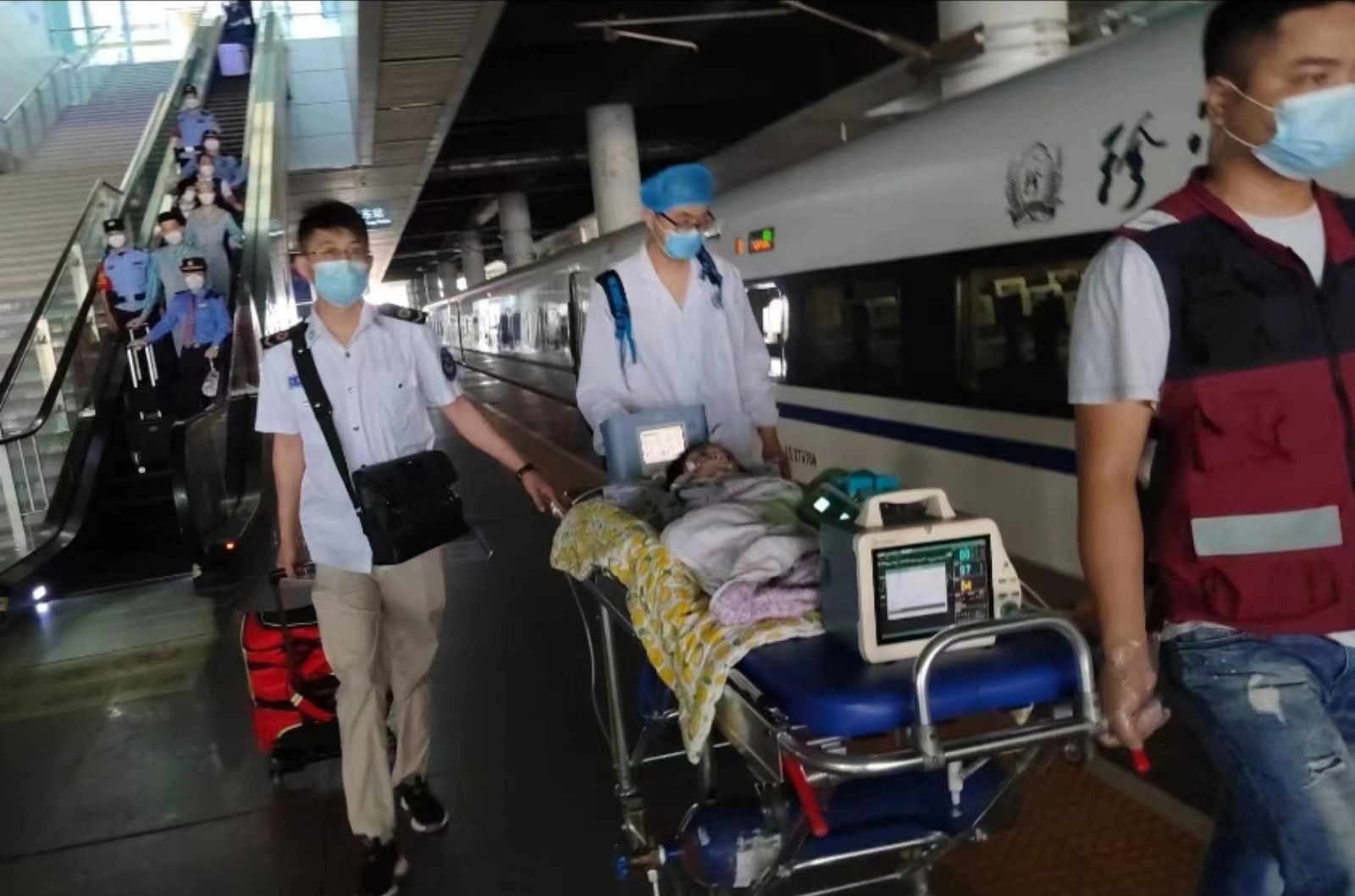 石棉县高铁转运公司